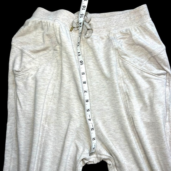 Lululemon still chill jogger - Picture 8 of 15